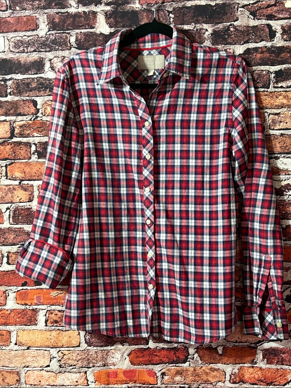 Banana Republic Soft Wash Red, white, blue Plaid Button-Down Shirt Medium